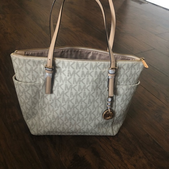 Brand New MK Large Tote - Picture 1 of 7